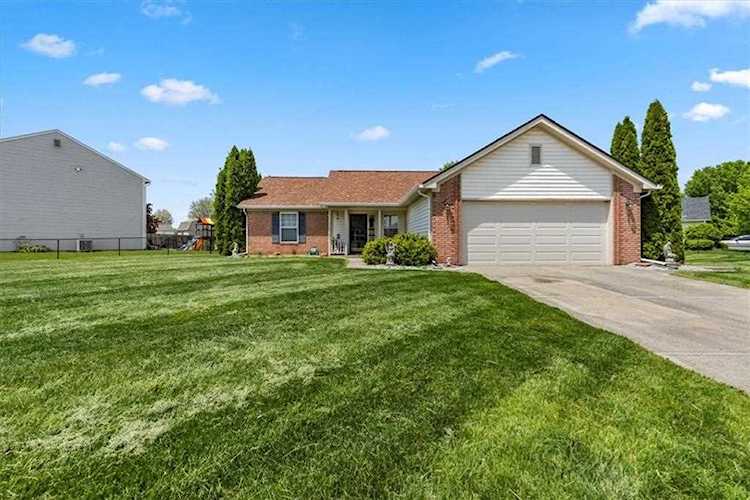 906 Atir Ln Greenfield, IN 46140