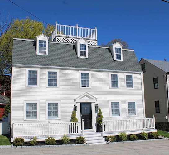 16 Wentworth Rd New Castle, NH 03854