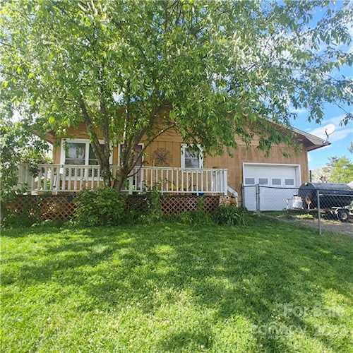 83 Putnam St Waynesville, NC 28786