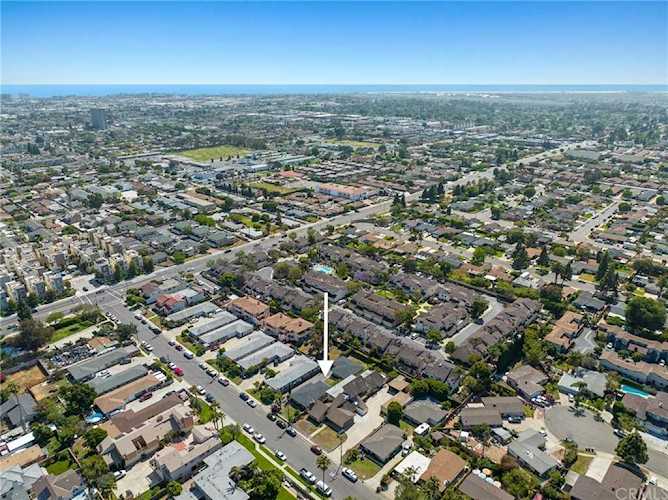 2193 Maple St Costa Mesa, CA 92627