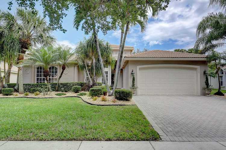 7729 Royale River Lane Lake Worth Beach, FL 33467