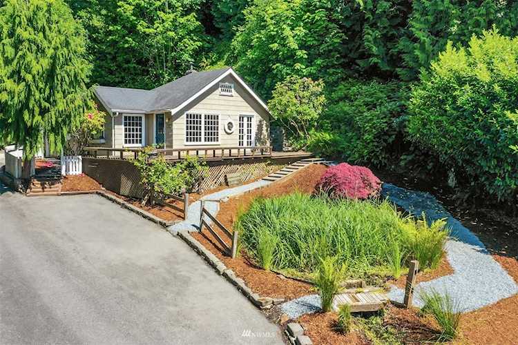 11109 Champagne Point Rd NE Kirkland, WA 98034