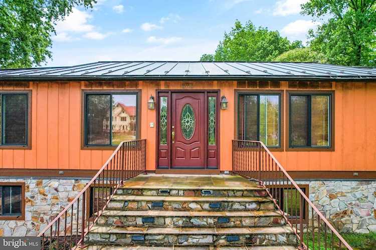 8113 Oak St Manassas, VA 20111 | MLS VAPW2027418 Photo 1