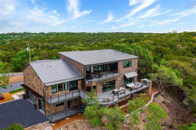 1013 Western Hills Court Granbury, TX 76049