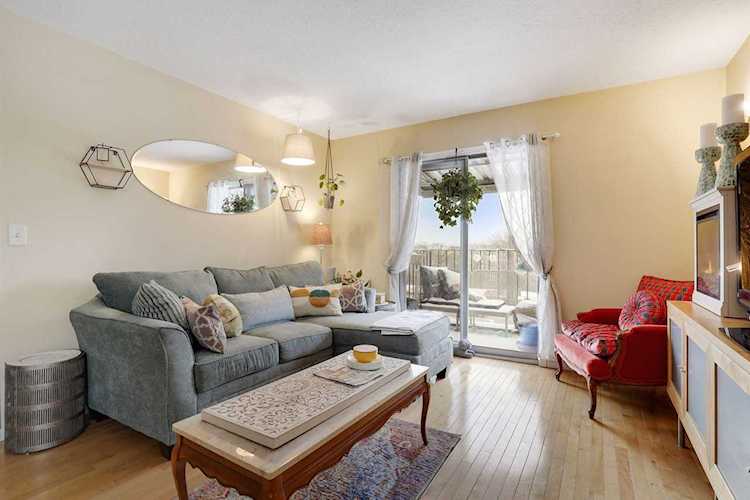 5130 Hiawatha Avenue #4 Minneapolis, MN 55417