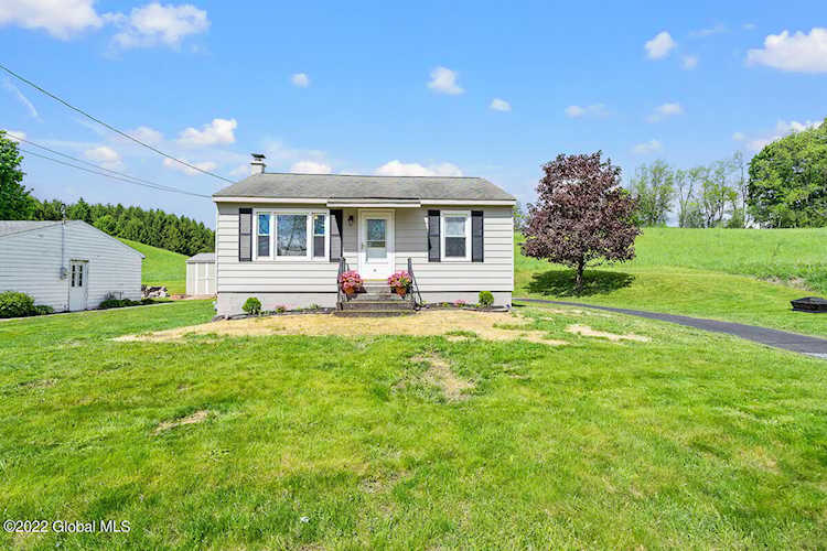 10 Pleasantview Ave Troy, NY 12180