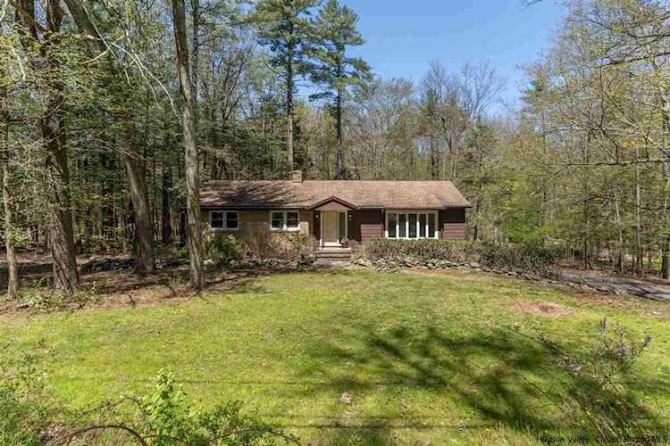 107 Tanglewood Rd Hurley, NY 12491
