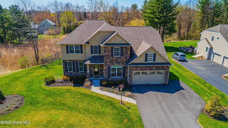 1 Windsor Ct Albany, NY 12159