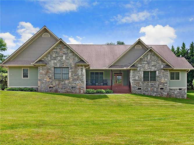 62 Vision Rd Canton, NC 28716