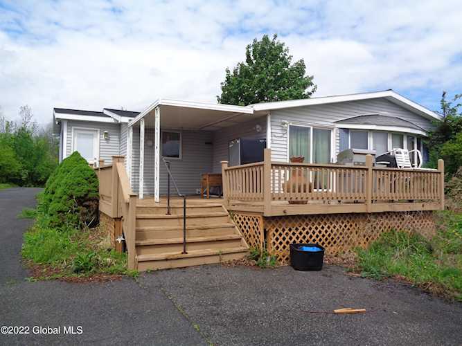 100 Deer Path Ln Altamont, NY 12009