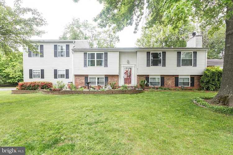 911 Birch St NE Leesburg, VA 20176