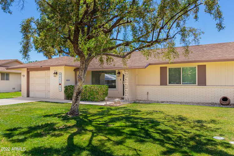 9817 W Pleasant Valley Road Sun City, AZ 85351 | MLS 6402127 Photo 1