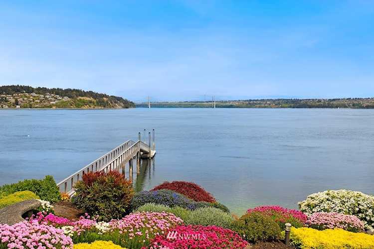 1073 13th Ln Fox Island, WA 98333