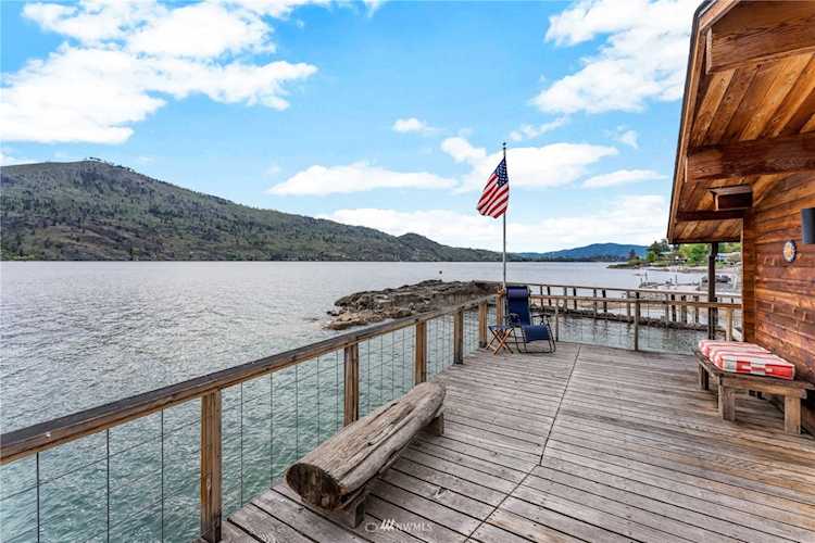 16332 S Lakeshore Rd Chelan, WA 98816
