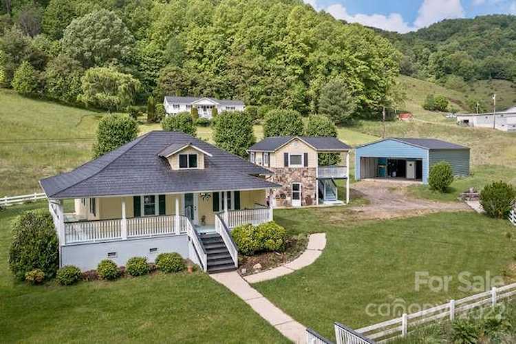 1411 Bailey Branch Rd Burnsville, NC 28714