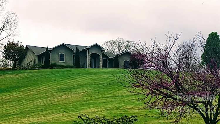 4340 Old River Rd Waynesville, NC 28786