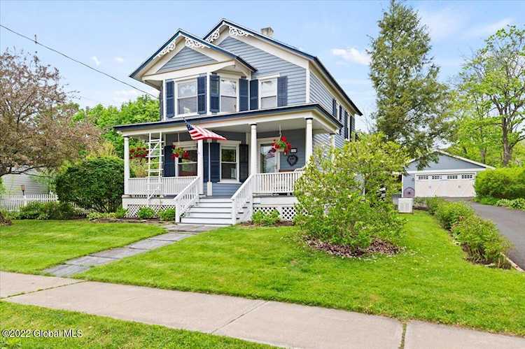 103 Lincoln Ave Altamont, NY 12009