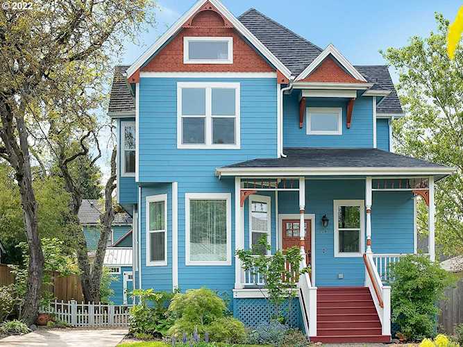 8241 N Wayland Ave Portland, OR 97203