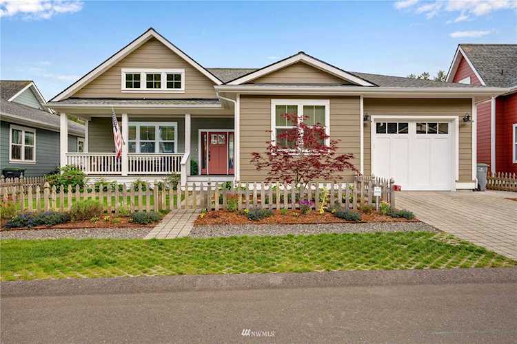 329 Anchor Ln Port Ludlow, WA 98365