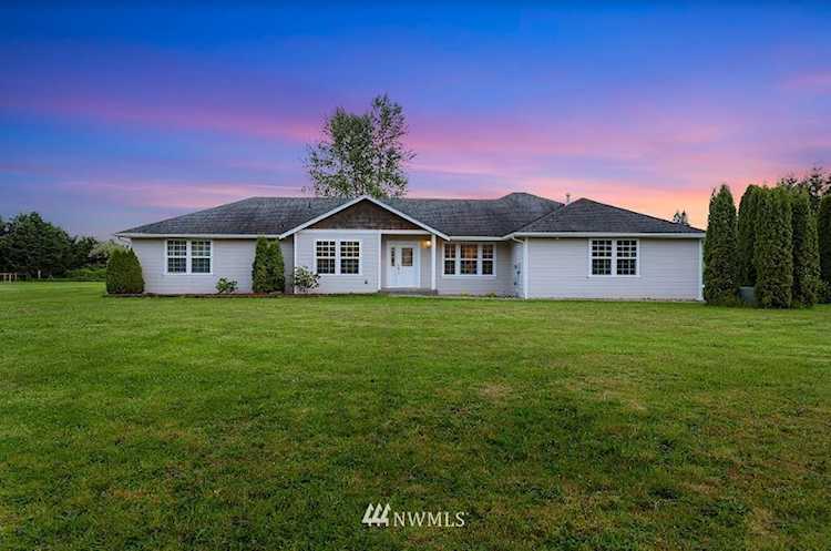 4018 252nd St NE Arlington, WA 98223
