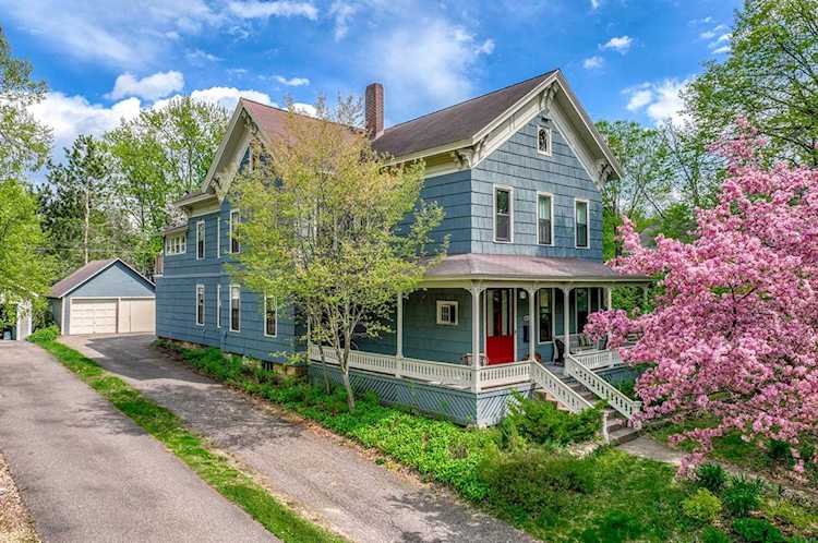 802 6th Street Hudson, WI 54016