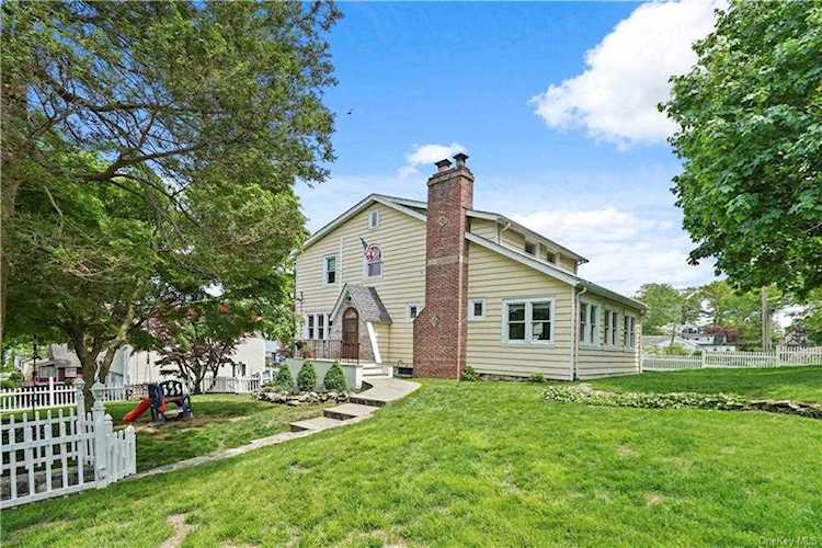 35 Wilson Avenue Valhalla, NY 10595