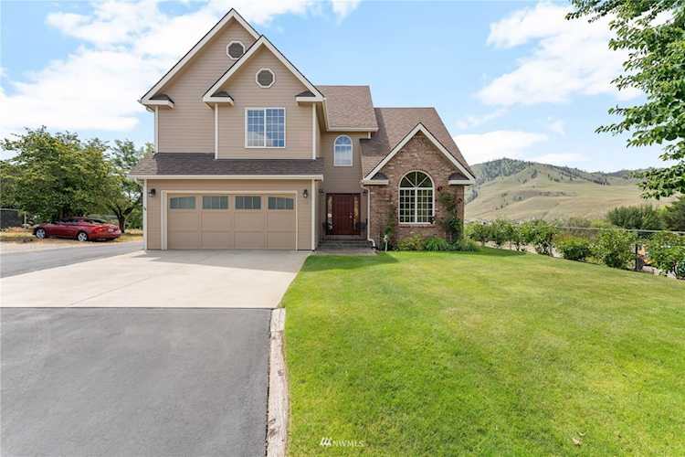 728 E Wapato Ave Chelan, WA 98816