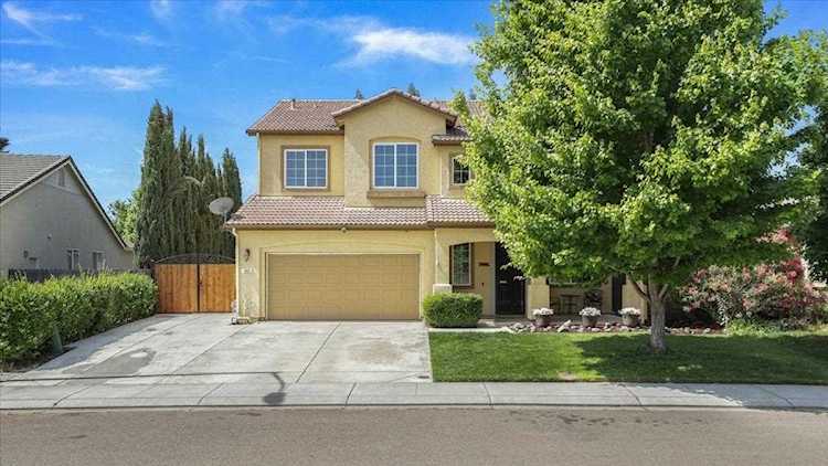 1669 Luna Bella Lane Manteca, CA 95337