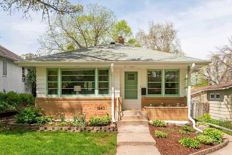 1843 Carl Street Lauderdale, MN 55113