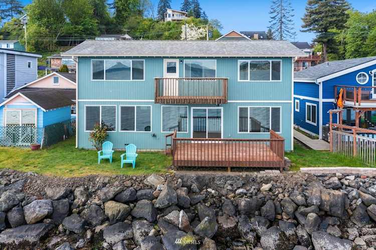 1819 Bay St Port Orchard, WA 98366