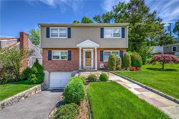 68 Parkway Circle Scarsdale, NY 10583