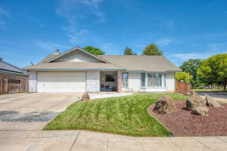 957 Mckelvy Avenue Clovis, CA 93611 | MLS 578248 Photo 1