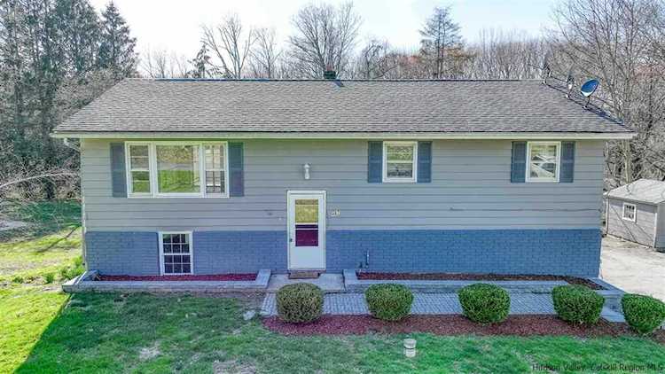 487 N Elting Corners Rd Highland, NY 12528