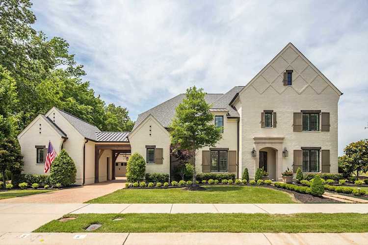 563 Lambs Brook Ln Collierville, TN 38017
