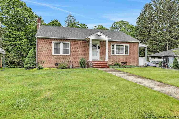 20 Maple Ave Highland, NY 12528