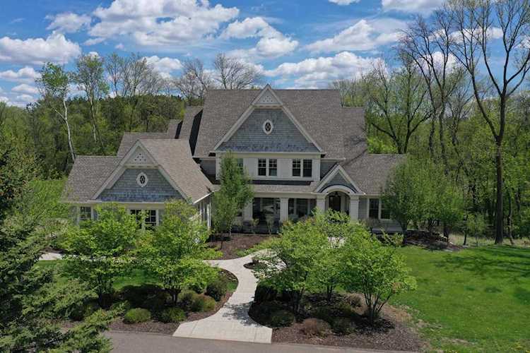 318 Bushaway Road Wayzata, MN 55391