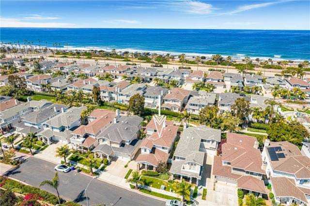 6937 Catamaran Drive Carlsbad, CA 92011