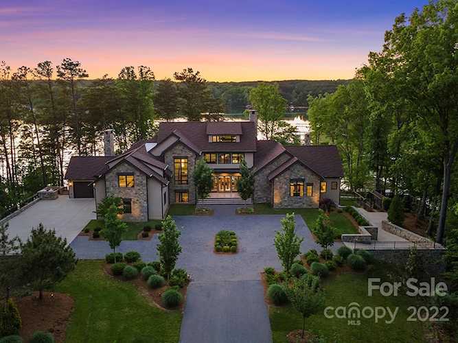 125 Quiet Waters Dr Mooresville, NC 28117