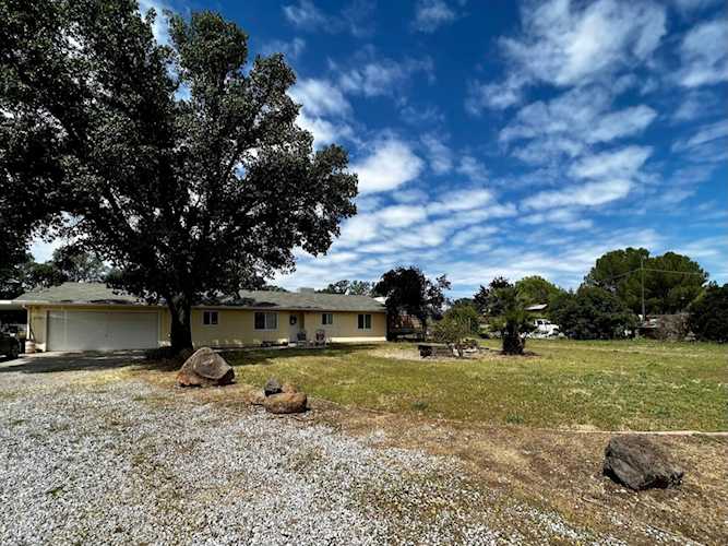 3448 Charles St Cottonwood, CA 96022