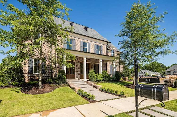 645 Bushchat Ln Collierville, TN 38017
