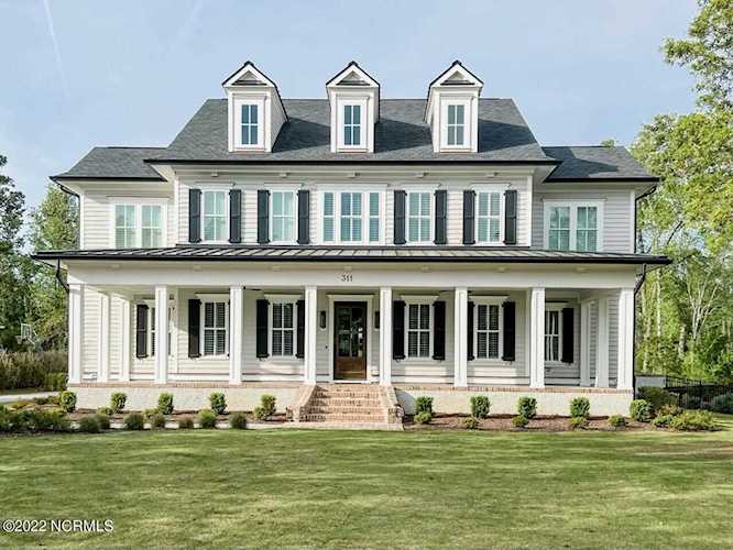 311 Fair Lakes Drive Wilmington, NC 28405