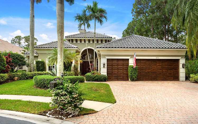 6711 Royal Orchid Circle Delray Beach, FL 33446
