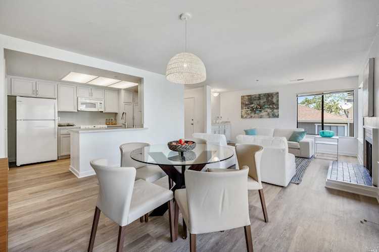 42 Margarita Terrace Novato, CA 94947