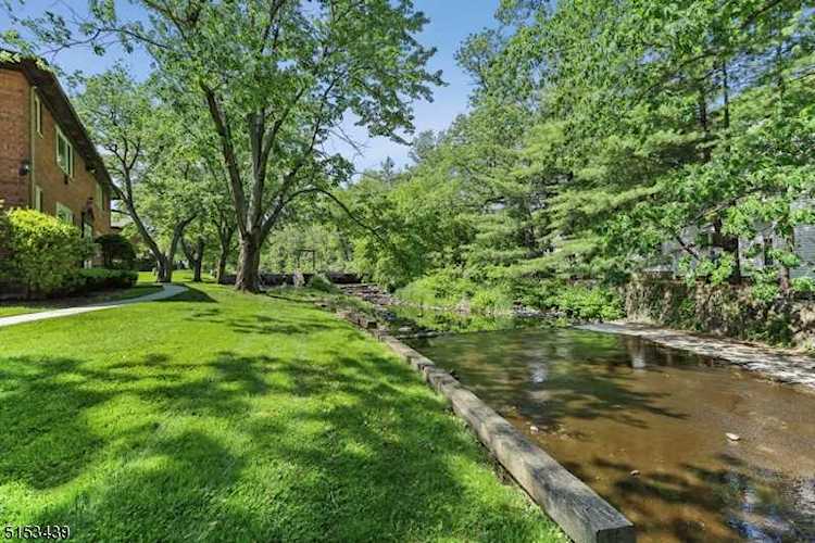 206 Main St Millburn, NJ 07041