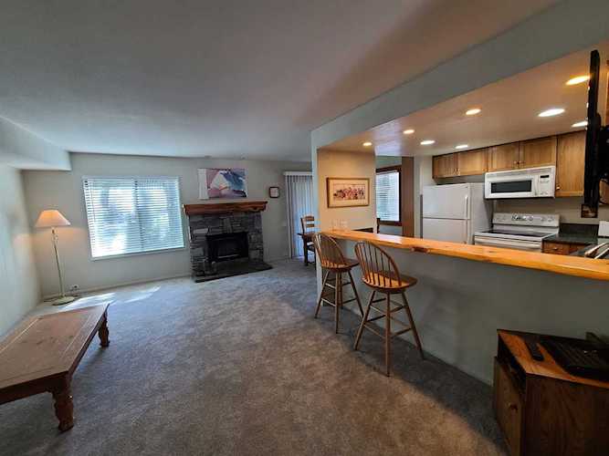 2113 Meridian Blvd. #127 Horizons IV #127 Mammoth Lakes, CA 93546-6021
