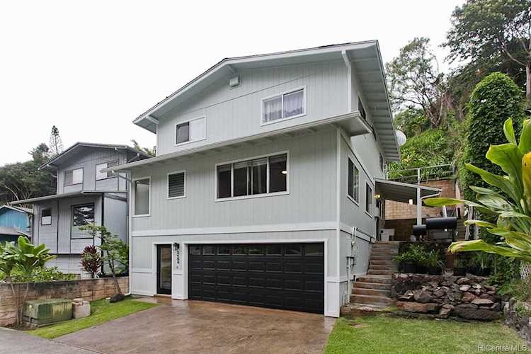 2452 Akepa Street Pearl City, HI 96782