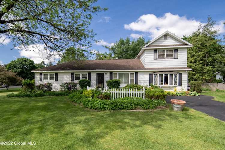 48 Venezio Ave Guilderland, NY 12203