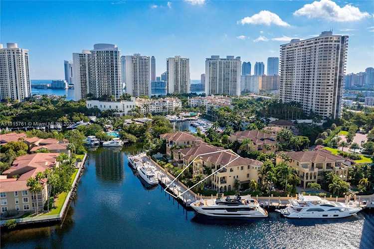 1522 Island Blvd #1522 Aventura, FL 33160