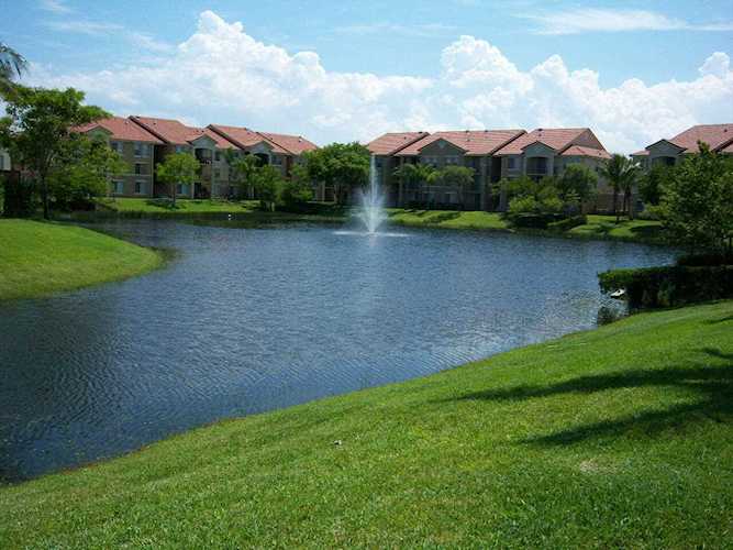 605 Villa Circle Boynton Beach, FL 33435