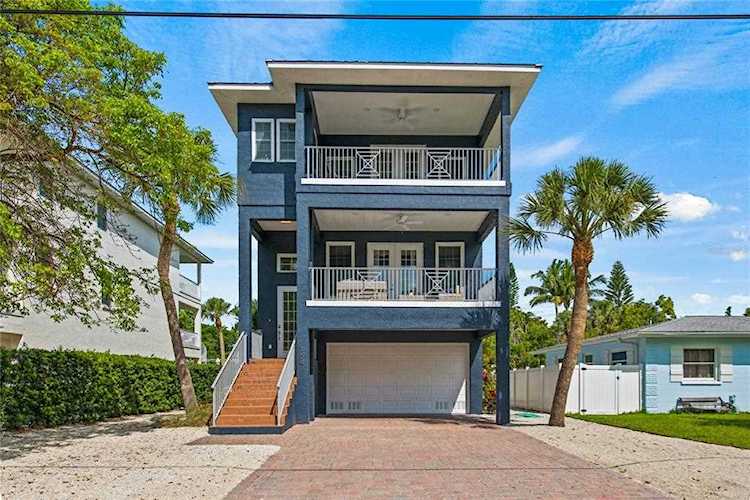 159 Crescent Dr Anna Maria, FL 34216